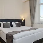 Atria Hotel 3*