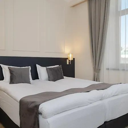Atria Hotel 3*